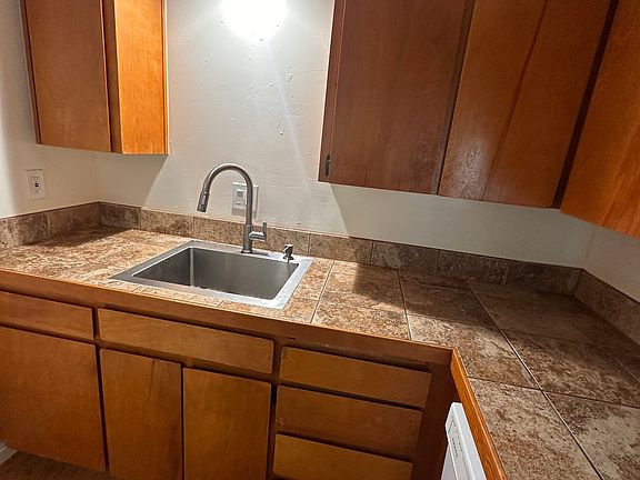 2nd image of 2425 SW Leonard St APT 7