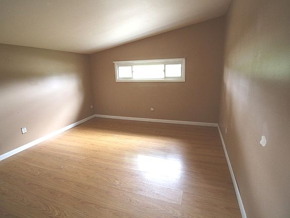 4th image of 319 Kingswood Dr