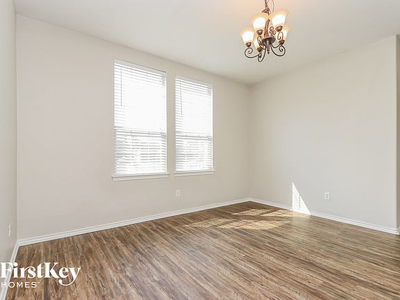 5th image of 503 Zachum Dr