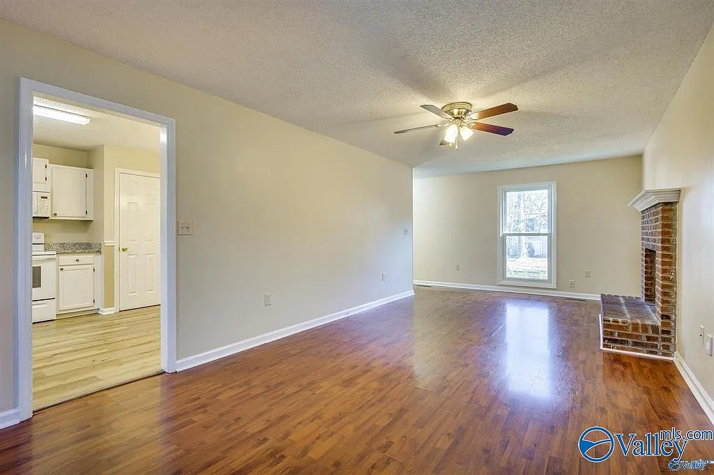3 bed, 2.5 bath, 1440 sqft, $1,795 — Photo 2