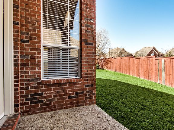 5th image of 1019 Pedernales Trl