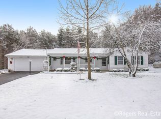 12234 Bailey Dr NE, Lowell, MI 49331