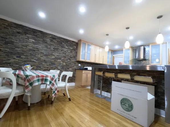 20-45 31st Street image 3 of 40