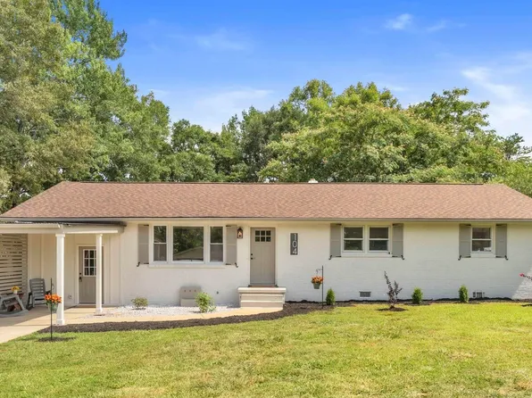 104 Alice Farr Dr, Greenville, SC 29617