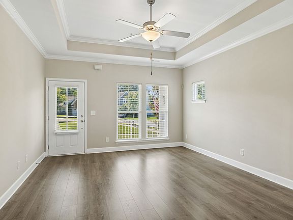 5th image of 161 Mary Ann Cir