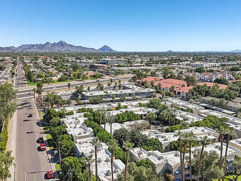Palm Desert Apartments — Photo 38