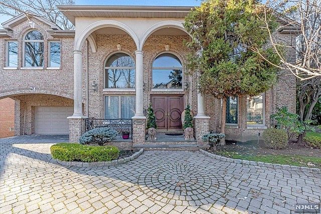 1075 Briar Way, Fort Lee, NJ 07024 | Zillow