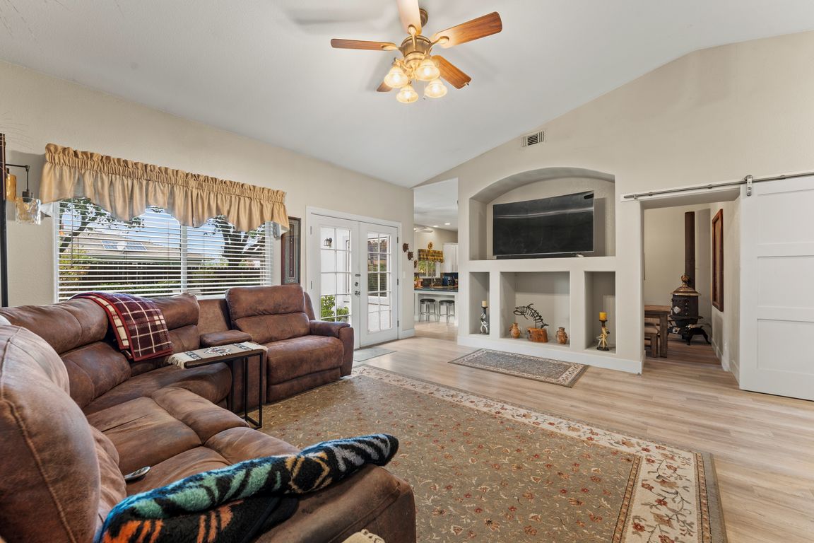 next background image