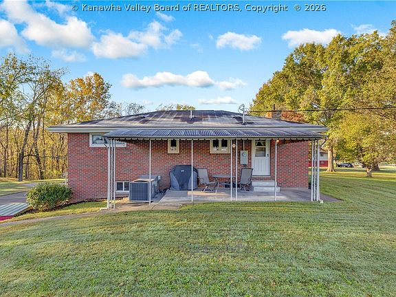 4th image of 9097 Point Pleasant Rd