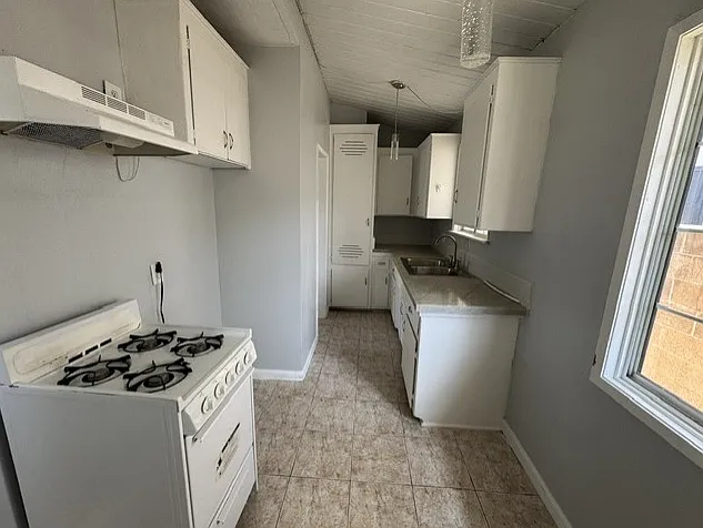 1 bed, $1,749 — Photo 4
