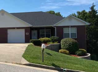 2009 Oak Leaf Dr #B, Jefferson City, MO 65109