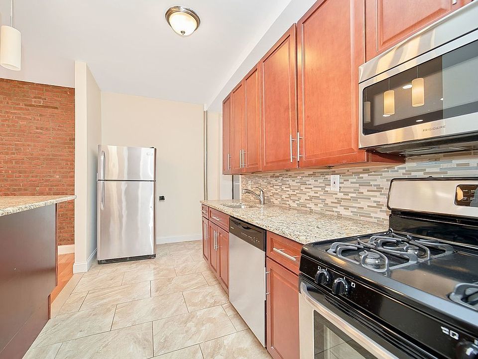 1st image of 611 W 177th St #27