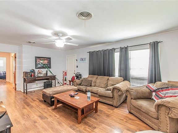 4th image of 1609 N Highland Ave