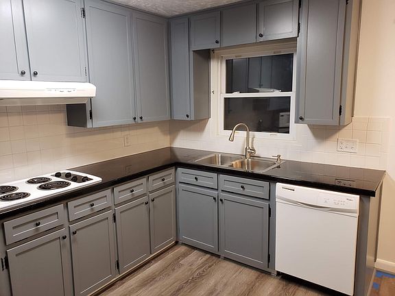 3rd image of 2312 W D St