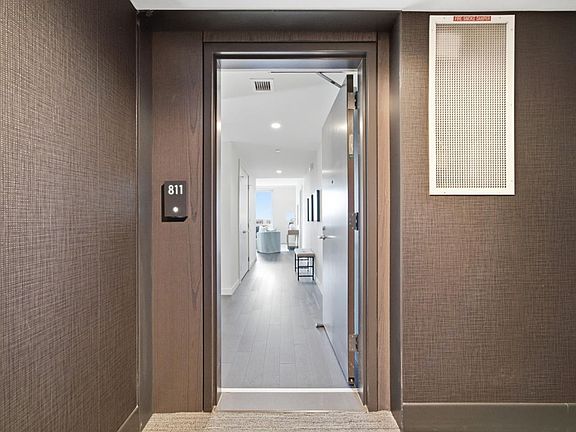 5th image of 1000 3rd St #811