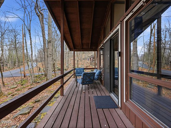 3rd image of 135 Candlewick Way