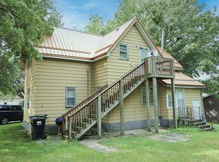 103-103 1/2 5th St, Hudson, IA 50643