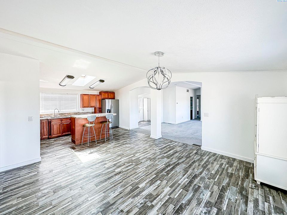 543 Lakeview Dr, Burbank, WA 99323 Zillow