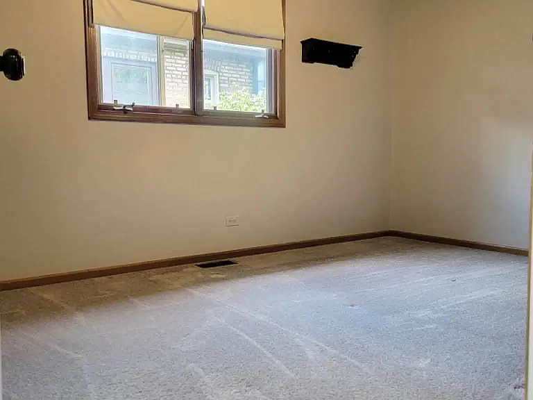 11134 S Sawyer Ave — Photo 10