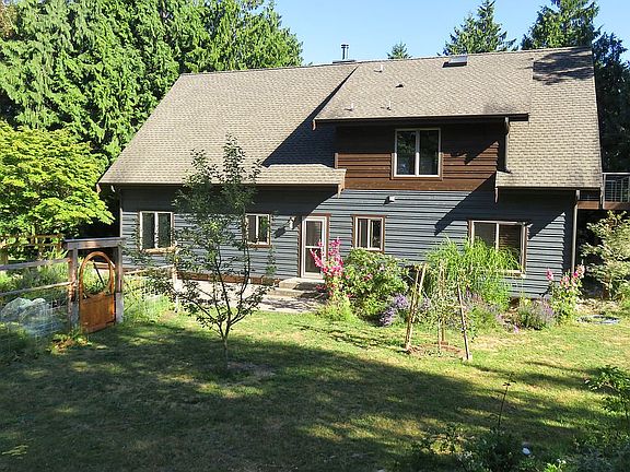 4th image of 5021 NE Wild Coyote Way