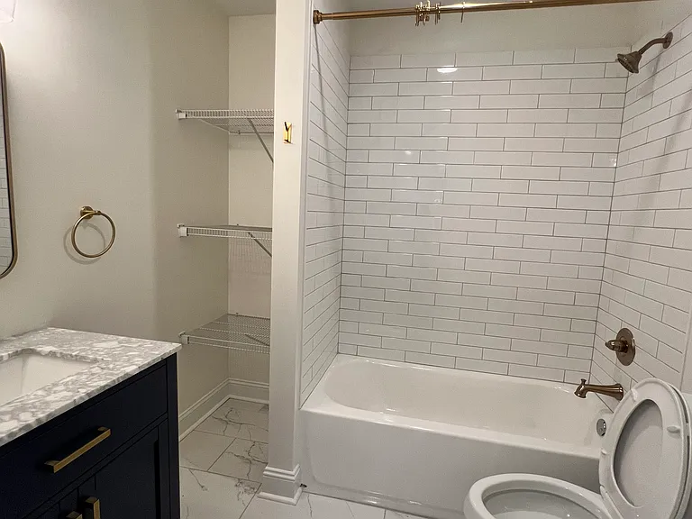 375 N Church St — Photo 8