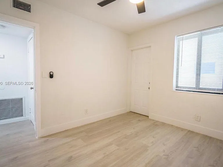 7927 Crespi Blvd #1 — Photo 5