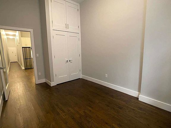 3rd image of 75 W 68th St APT 1R