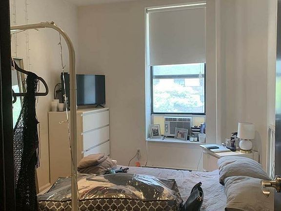 4th image of 8 Manhattan Ave APT 1A