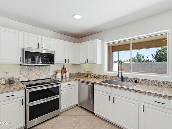 3rd image of 3370 E FLAMINGO Court