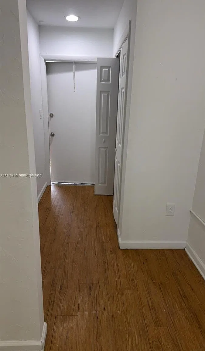 Hollywood Pines Third Ame — Photo 1