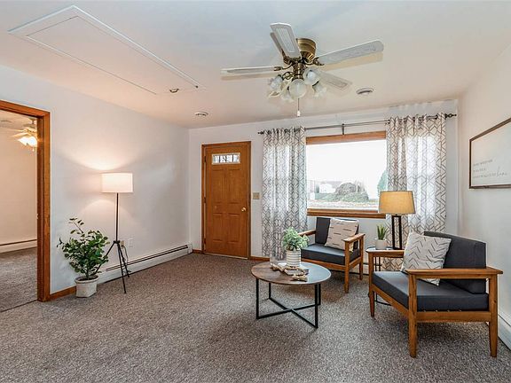 3rd image of 102 Court St