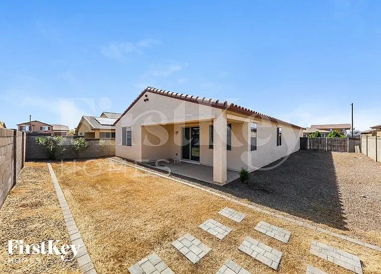 18530 W Robin Ln — Photo 15