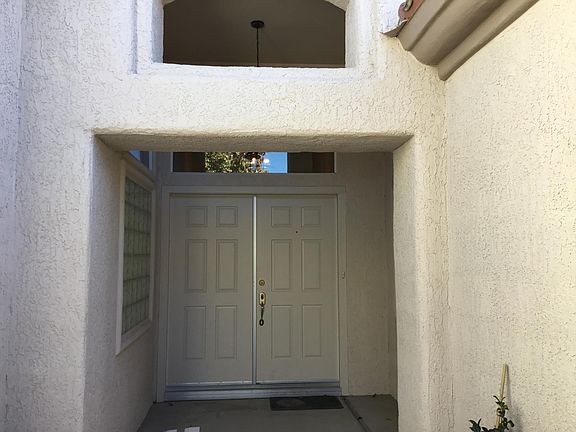 3rd image of 10305 Broom Hill Dr