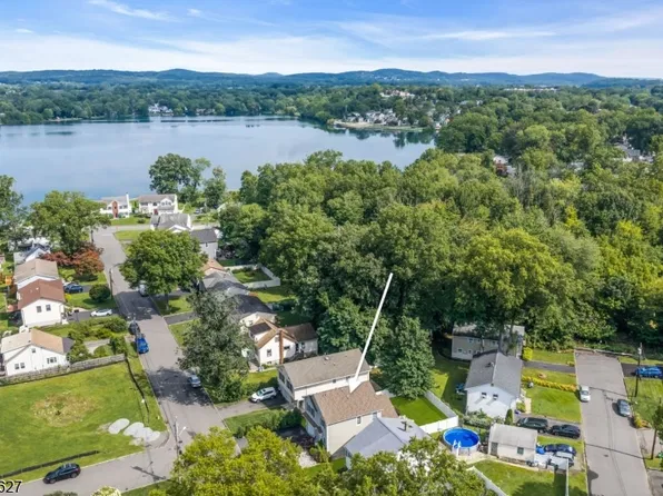 42 Deerfield Rd, Parsippany-Troy Hills Twp., NJ 07054