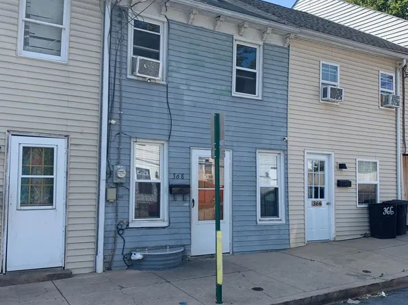 368 S 3rd St, Columbia, PA 17512