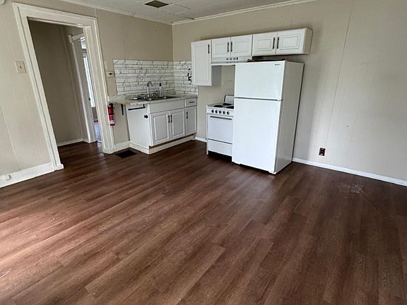 2nd image of 26 Mechanic St APT 1