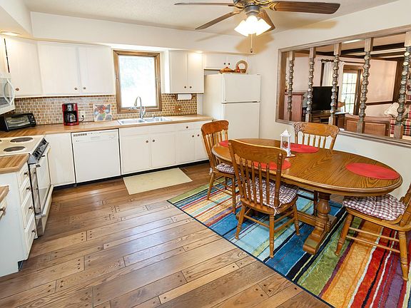 5th image of 7599 Marywood Dr