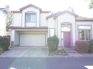 8216 Shannon Oak Ln, Elk Grove, CA 95758