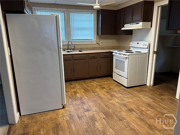 5th image of 804 N Maple Street