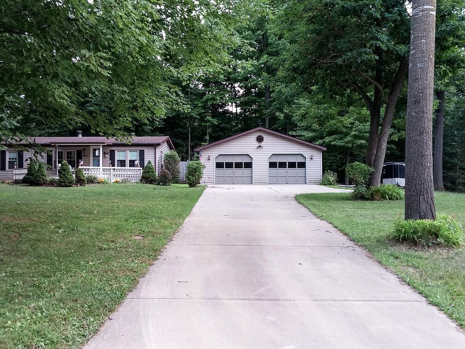 1st image of 952 Lakeshore Dr