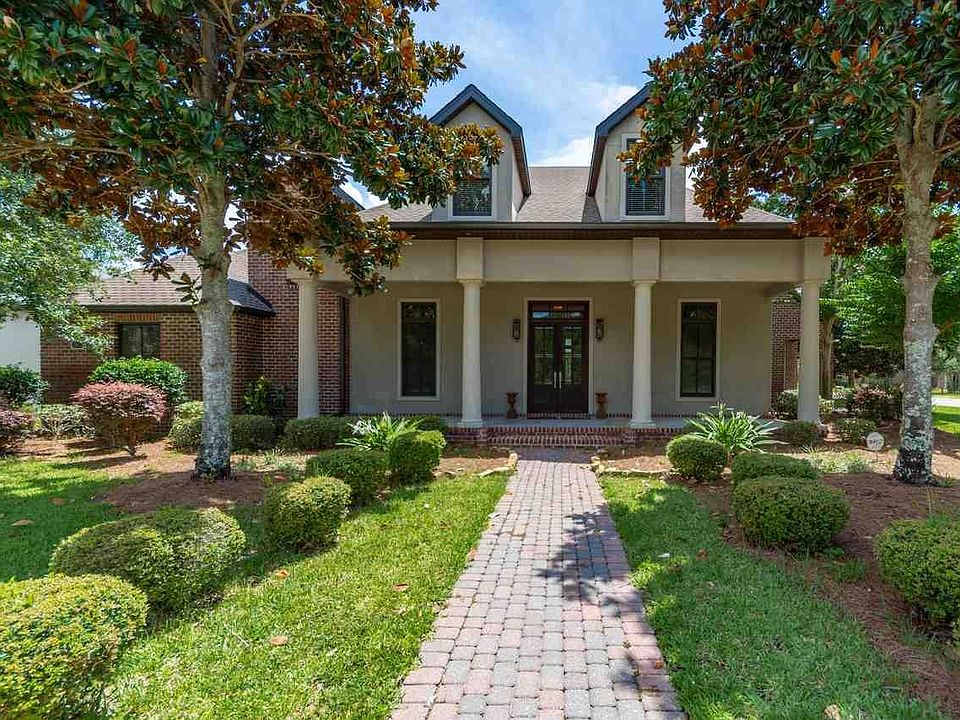 1st image of 2812 Manor Cir