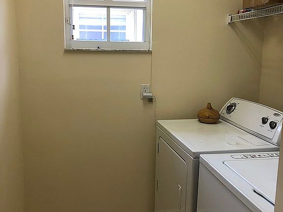 Laundry room, next to linen 