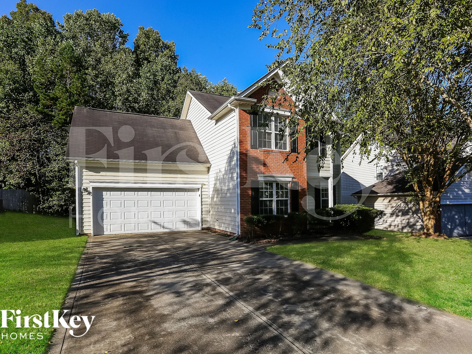 3 bed, 2.5 bath, 1722 sqft, $2,185 — Photo 2