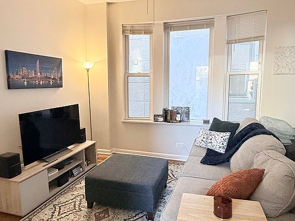 4th image of 2246 W Armitage Ave APT 2R