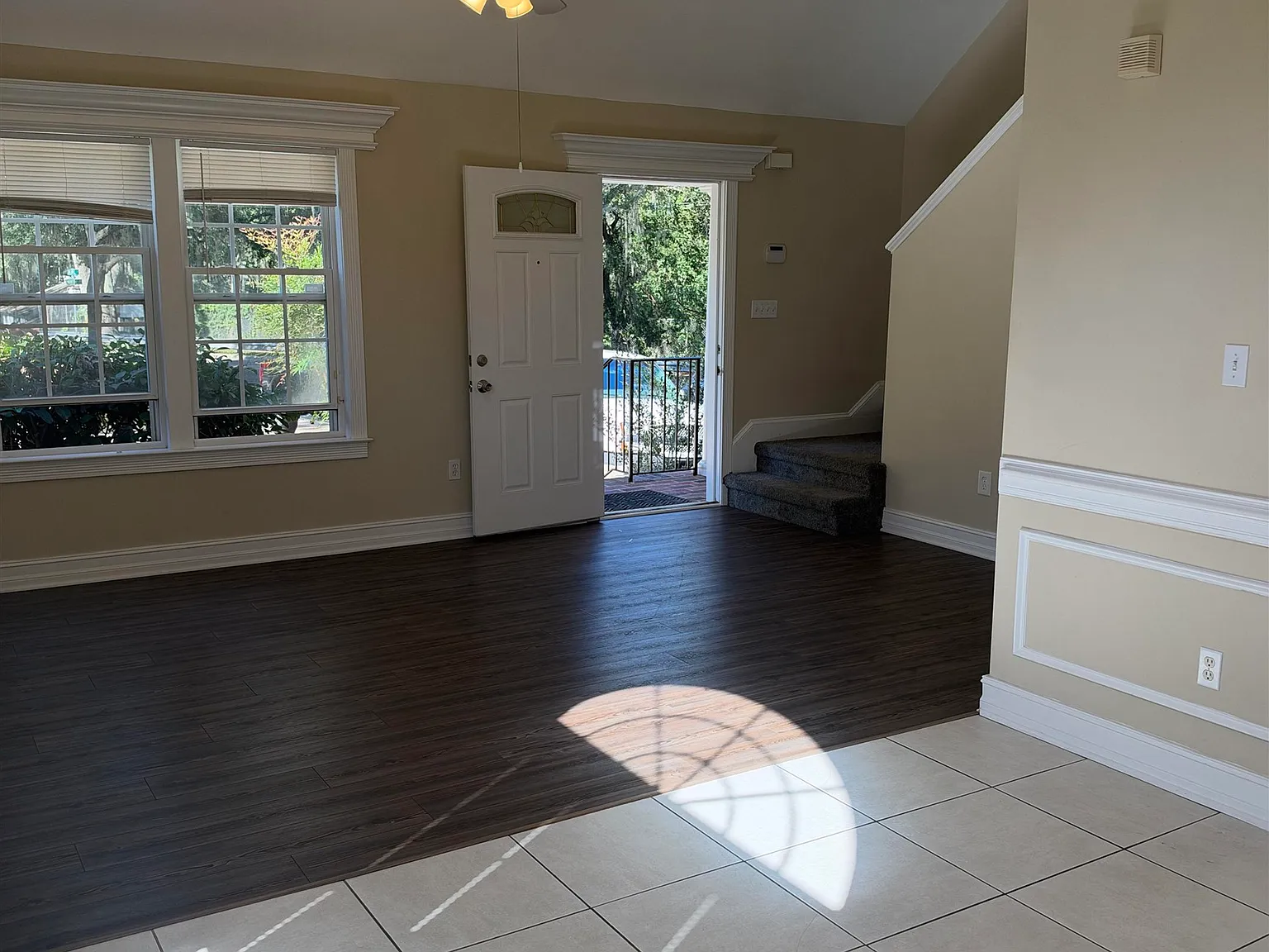 2 bed, 1394 sqft, $1,600 — Photo 2