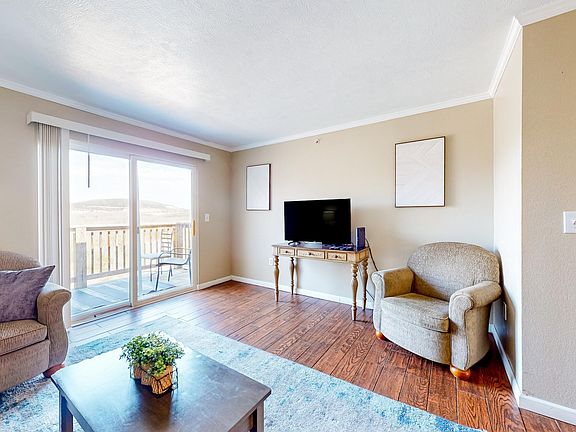 4th image of 2956 Vineyards Parkway #23-5