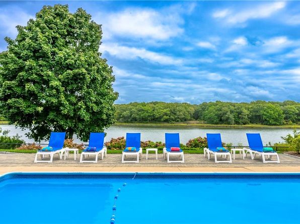 1040 Buttonwoods Ave, Warwick, RI 02886