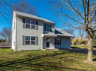 2500 Cedarfield Ln, Quakertown, PA 18951