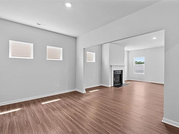 3rd image of 5338 Spicewood Lake Ln