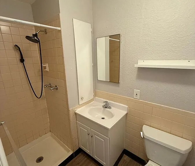 1526 N Lowell Blvd — Photo 14